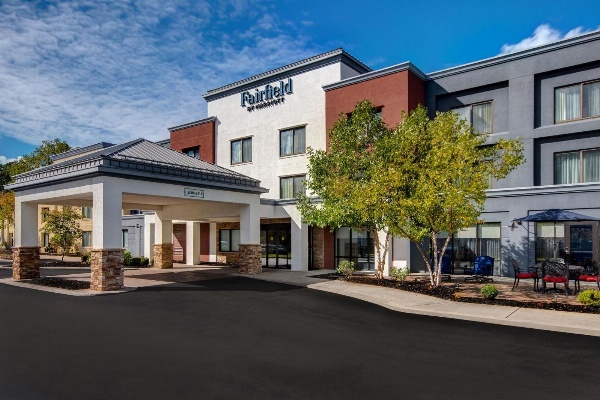 Fairfield Inn & Suites by Marriott Rochester West/Greece image 1